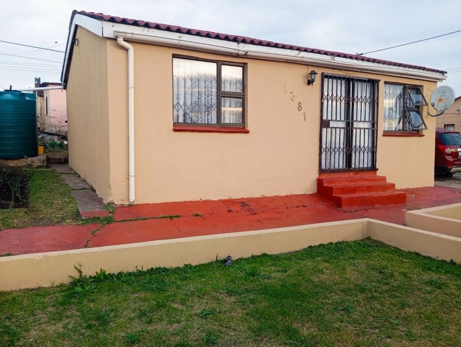 6 Bedroom Property for Sale in Upper Mchubakazi Eastern Cape